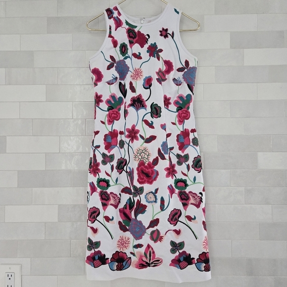 Etcetera Allover Embroidered White Sheath Shift Dress Sleeveless Pink Blue Sz 2 - Picture 1 of 10